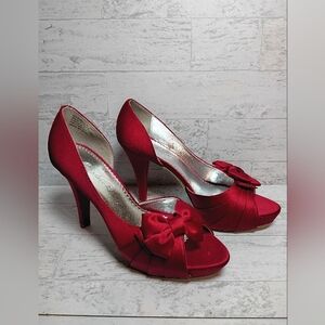 Michaelangelo Maribelle Women's Size 8.5 Scarlet Red Satin Peep Toe Heels NWOB